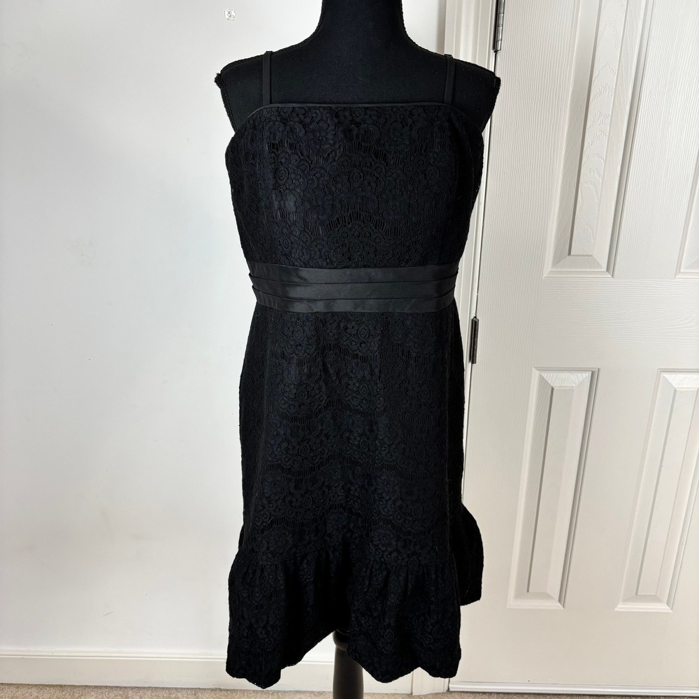 White House Black Market Black Floral Lace Ruffle‎ Hem Cocktail Dress Size 12
